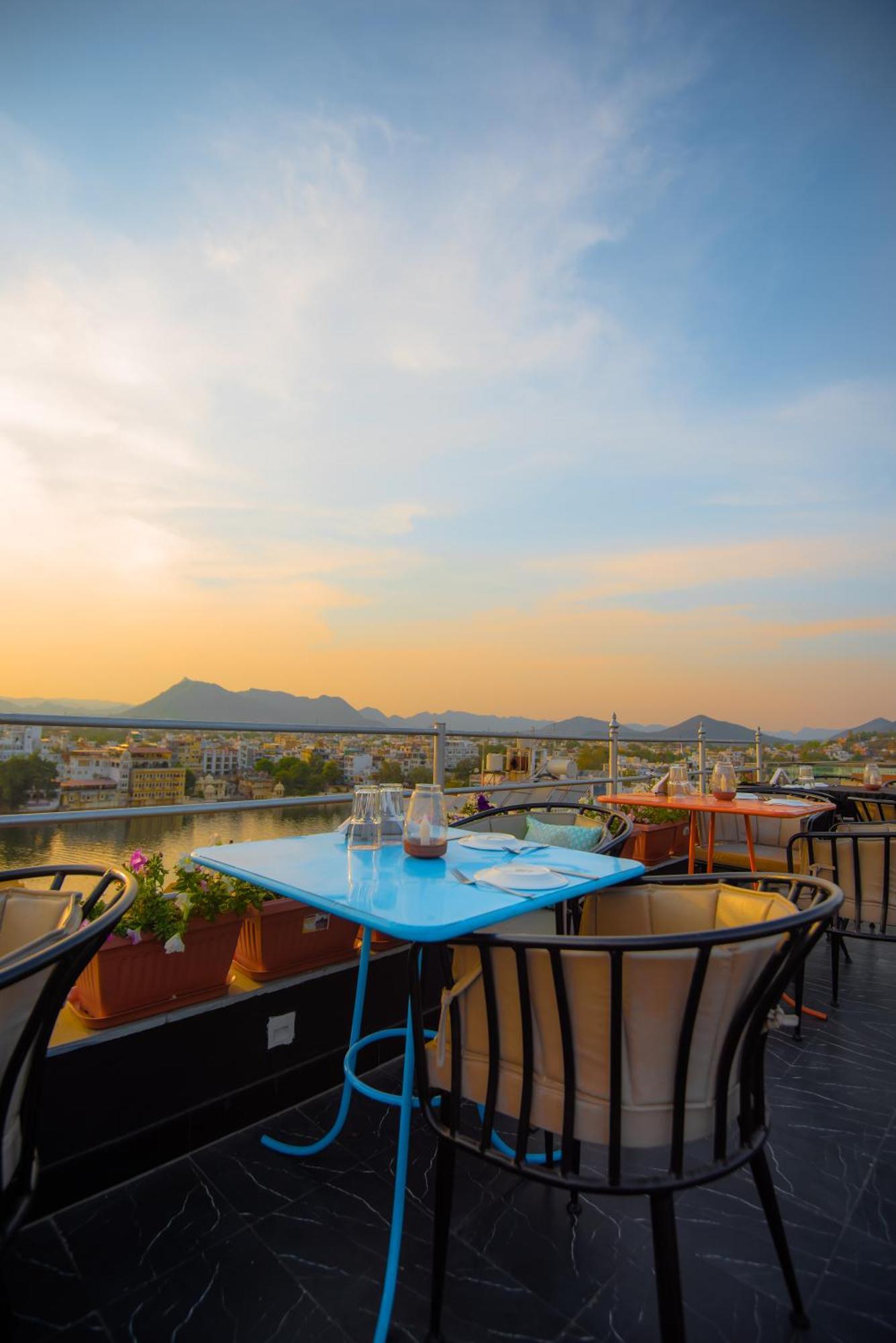Hotel Pratap Bhawan Udaipur Extérieur photo