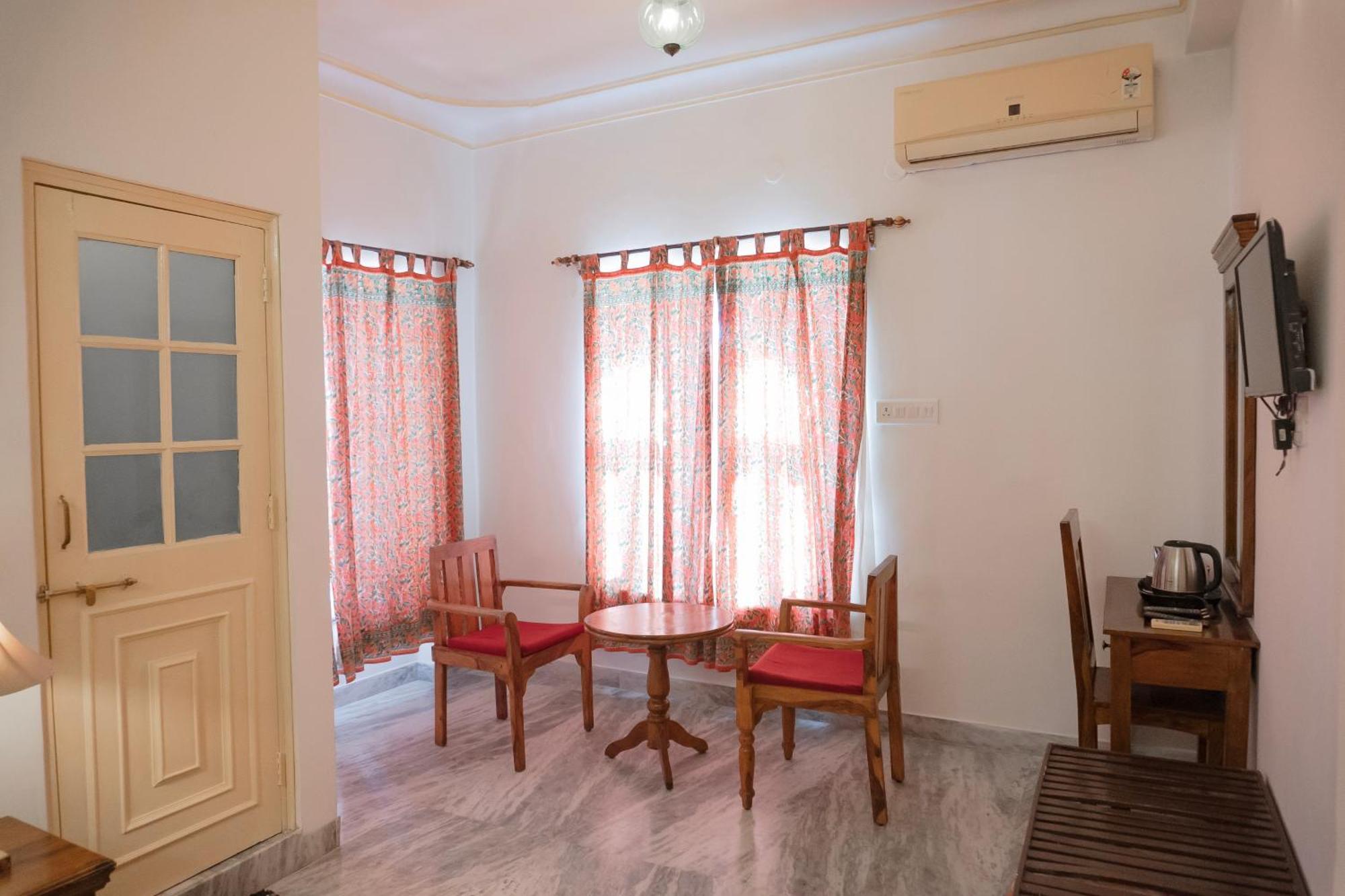 Hotel Pratap Bhawan Udaipur Extérieur photo